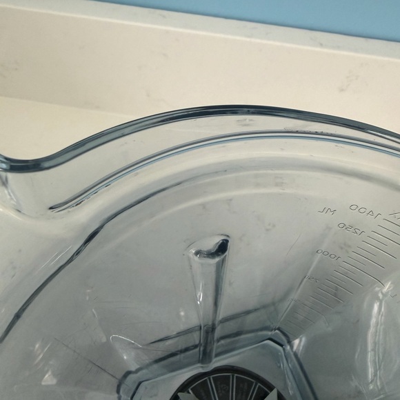 Vitamix 48oz Container With Tamper - Used - Picture 6 of 12